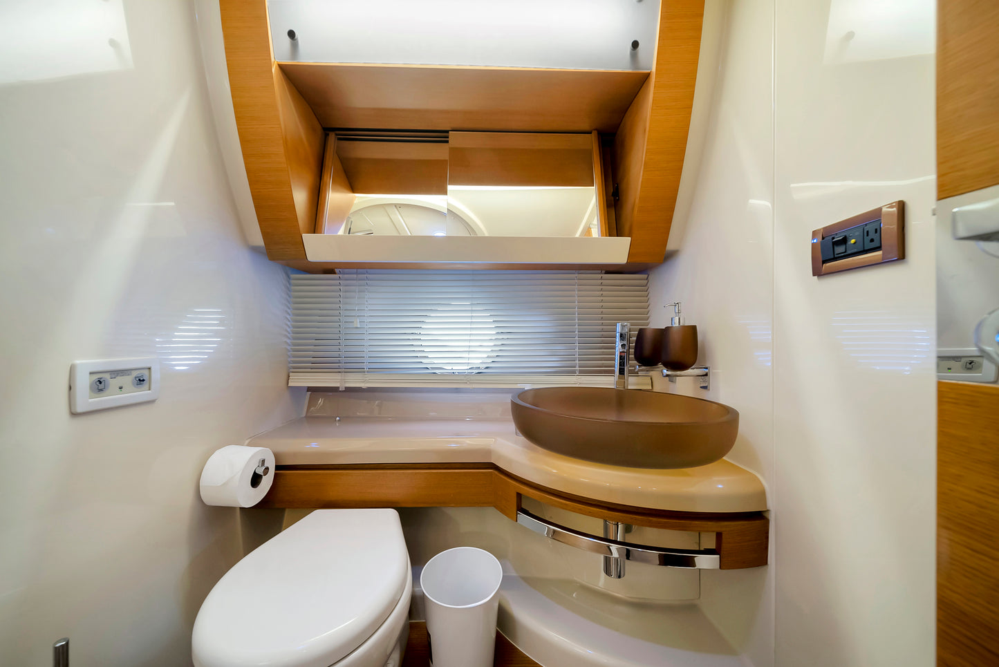 Yate Azimut S 60'