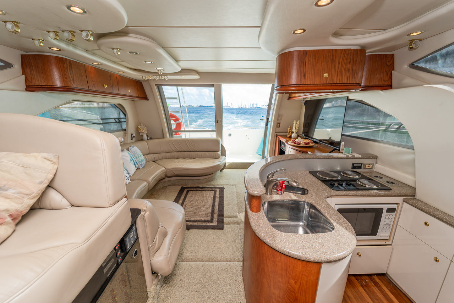 Maxum 50' Yacht