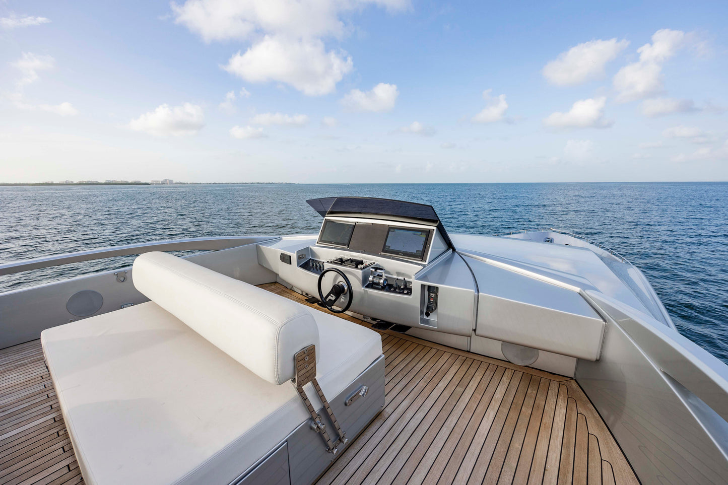 Pershing 92' Yacht