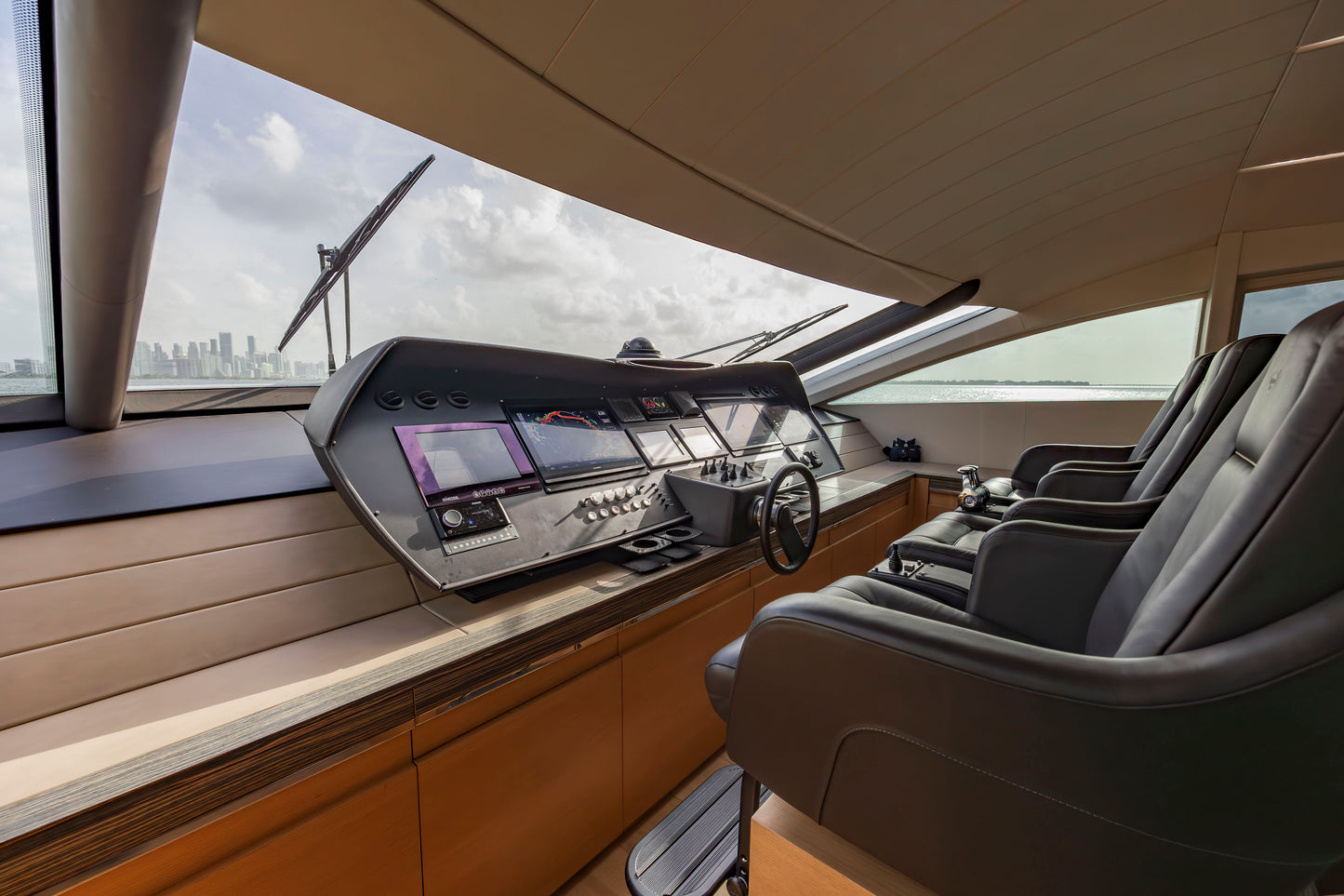 Pershing 92' Yacht