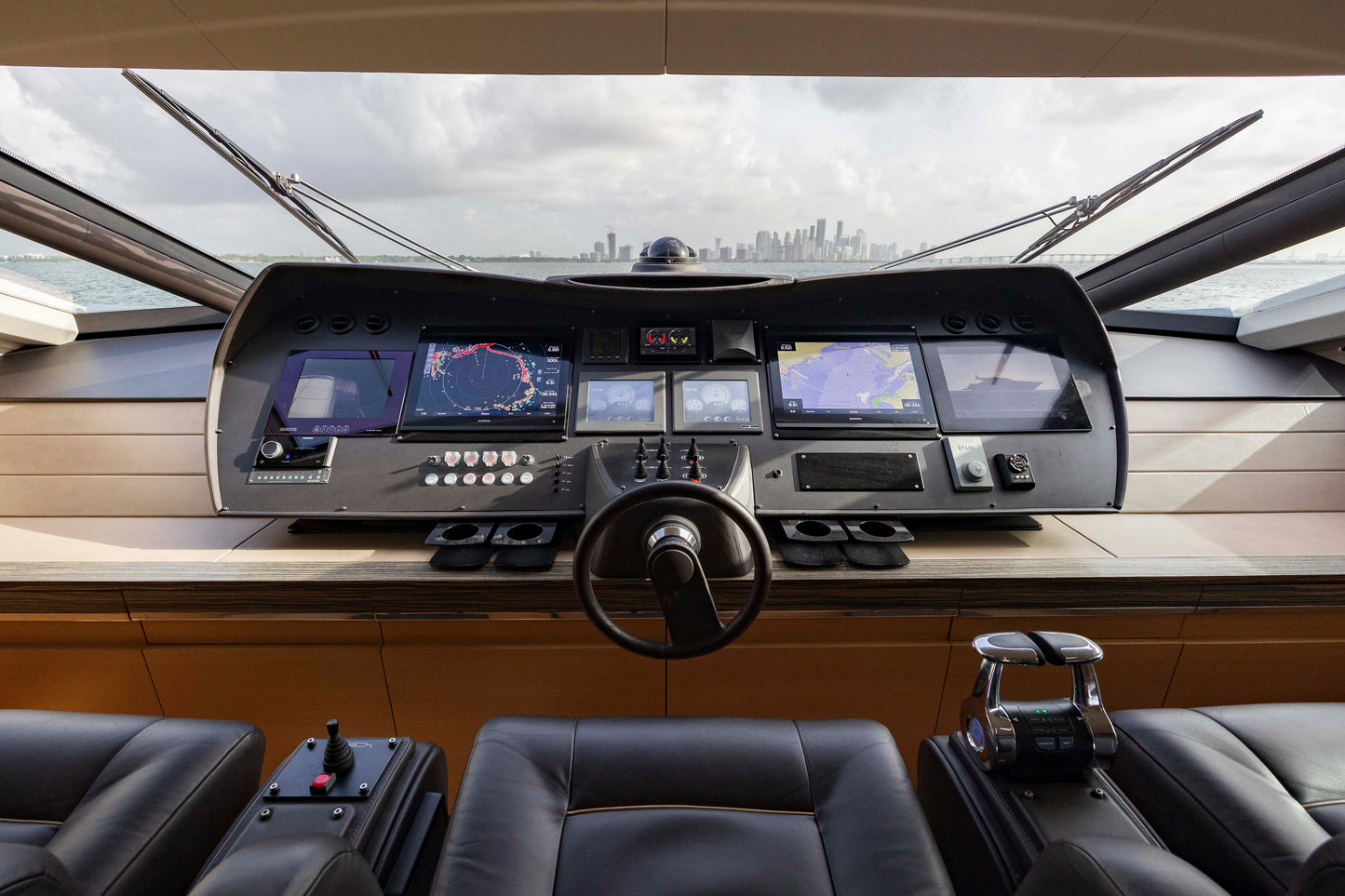 Pershing 92' Yacht
