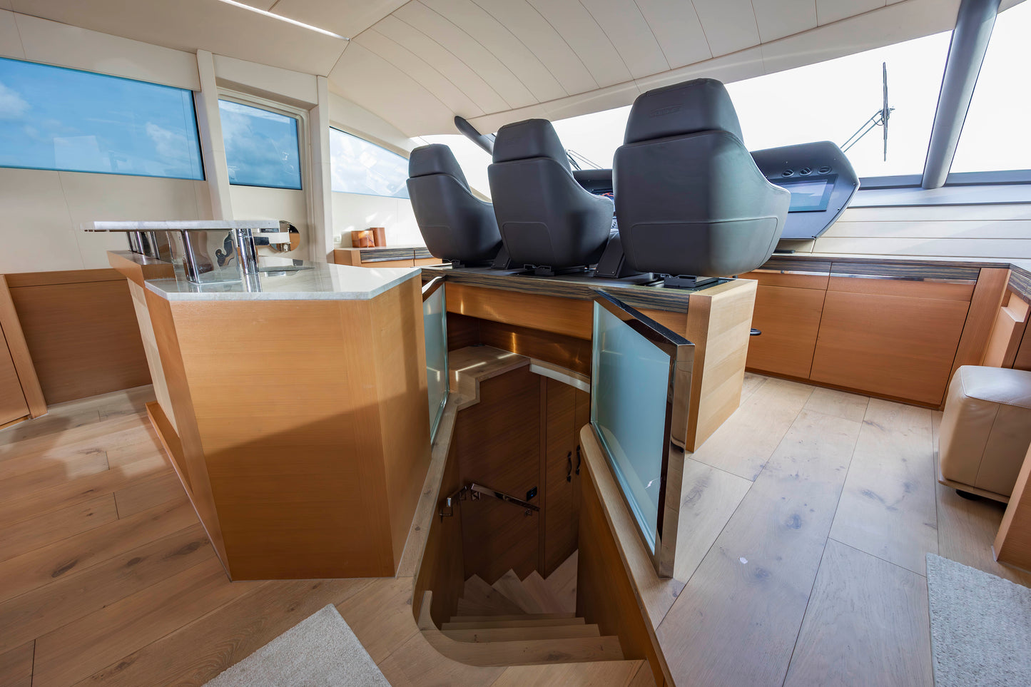Pershing 92' Yacht