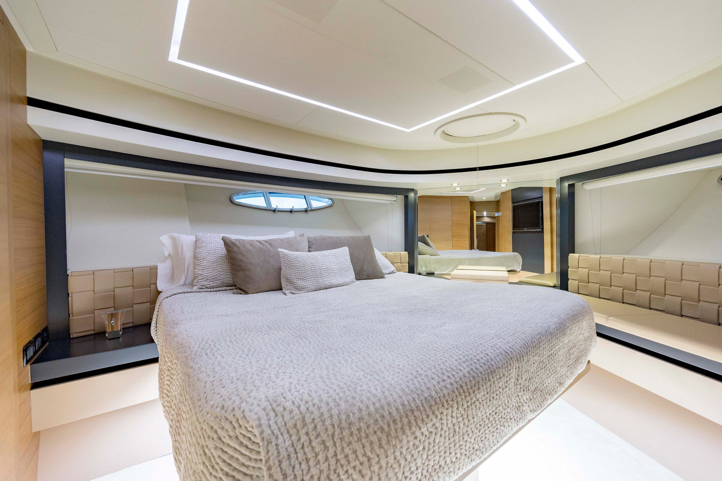 Pershing 92' Yacht