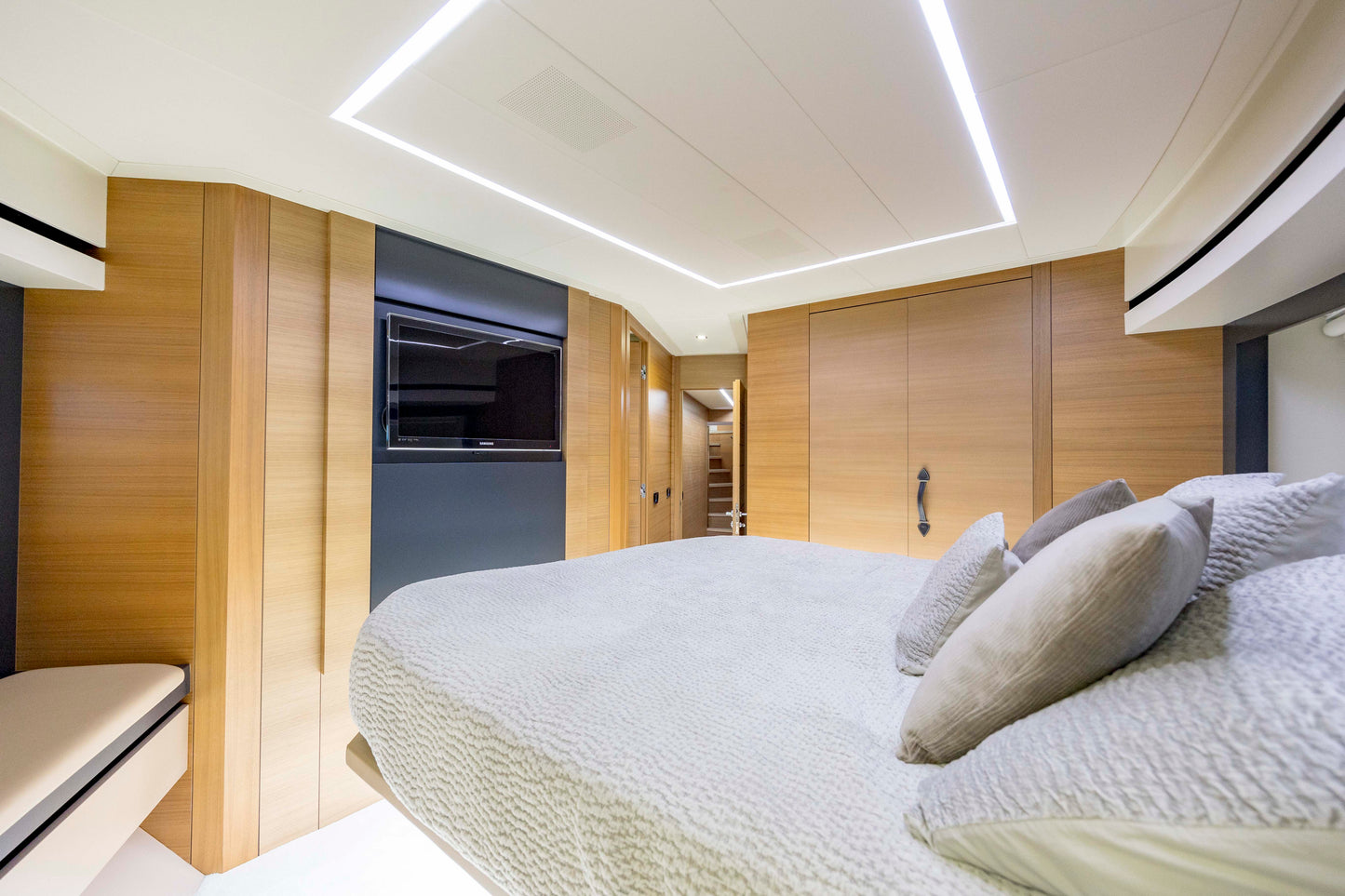 Pershing 92' Yacht