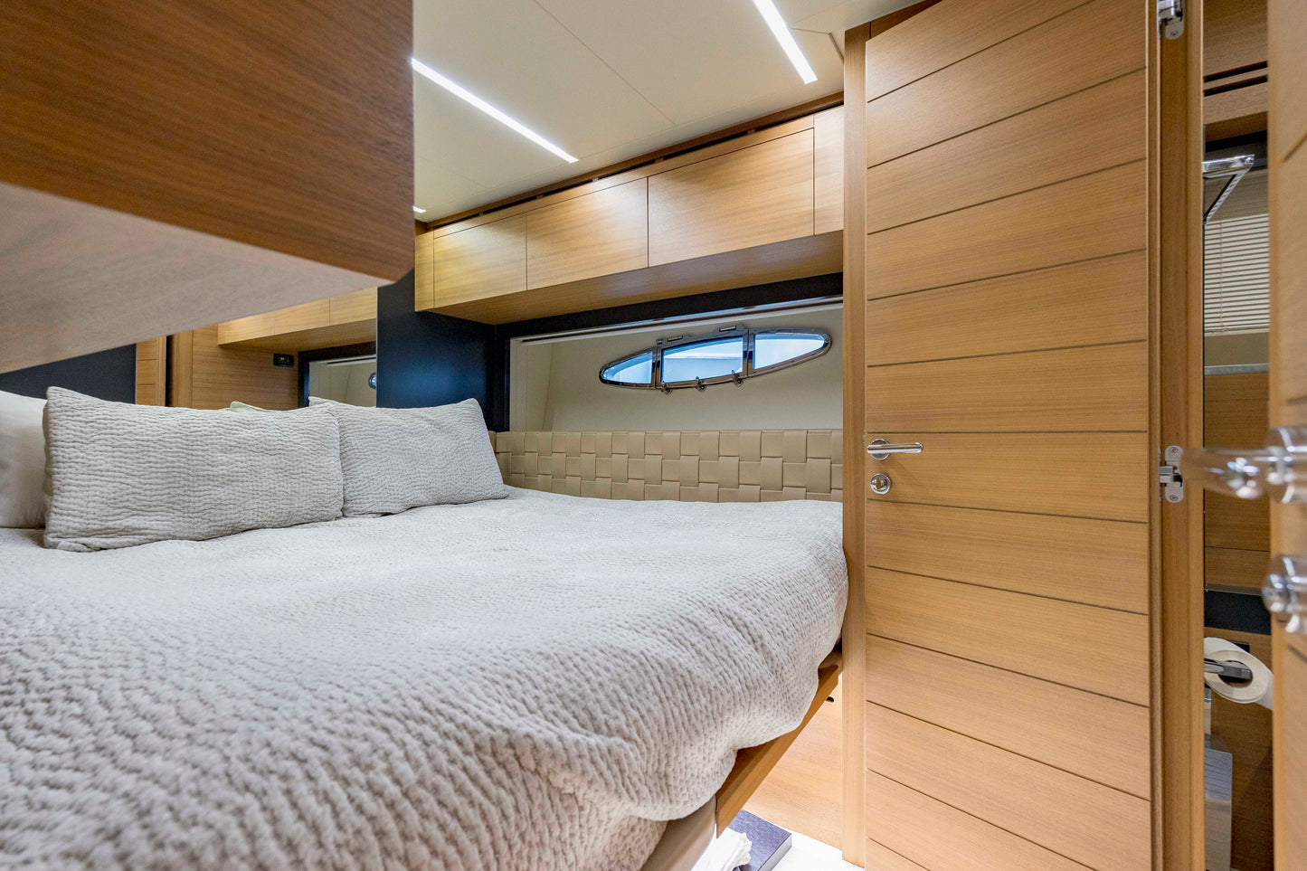 Pershing 92' Yacht