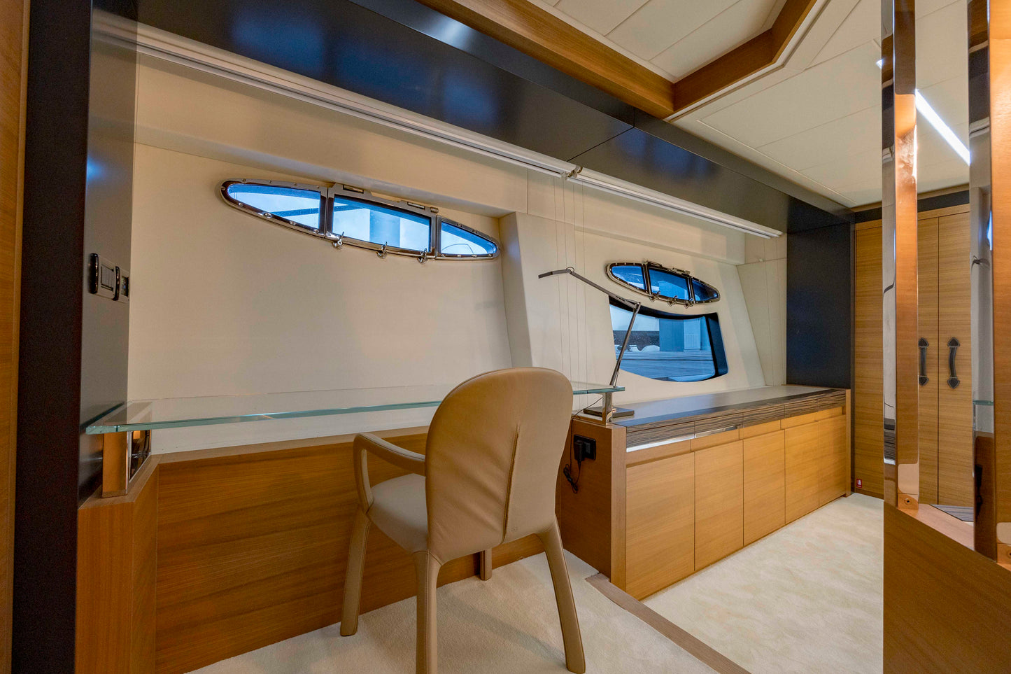 Pershing 92' Yacht