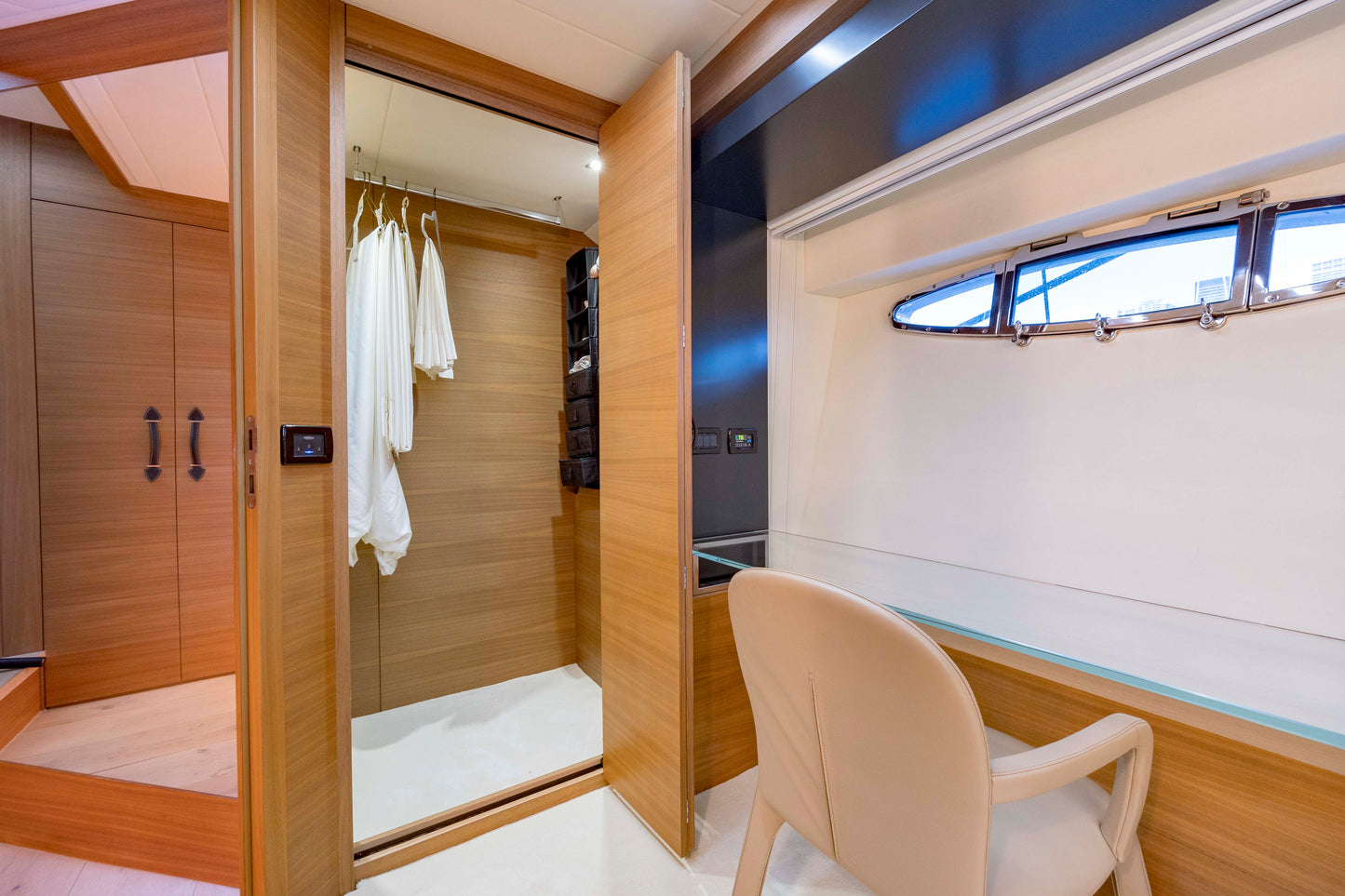 Pershing 92' Yacht