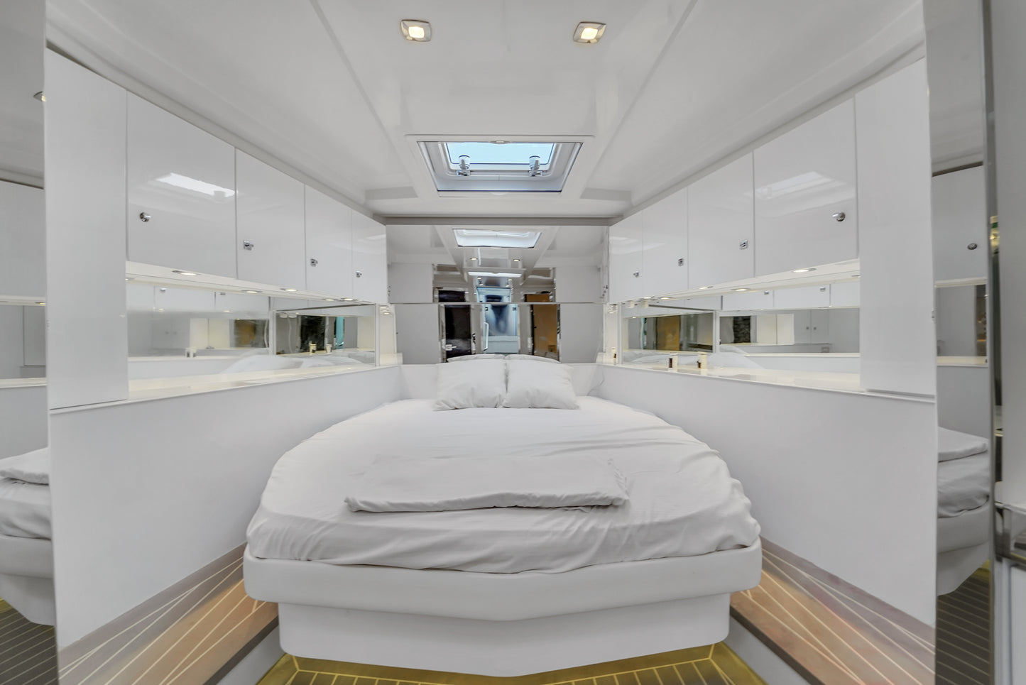 Vandutch 55' Yacht