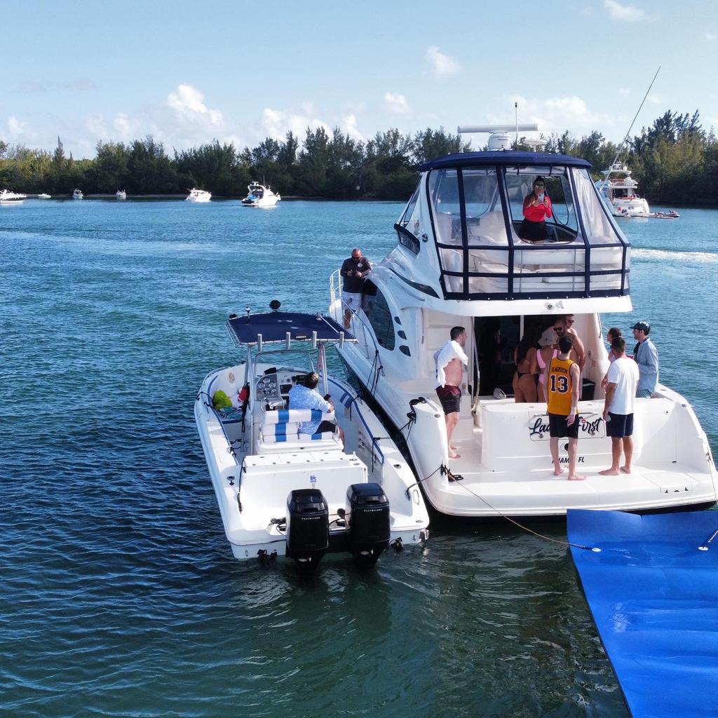 Sea Ray 50' Yacht