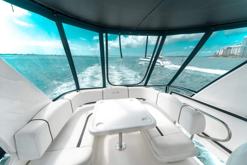 Sea Ray 50' Yacht