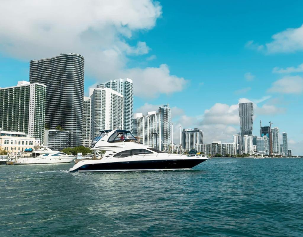 Sea Ray 50' Yacht
